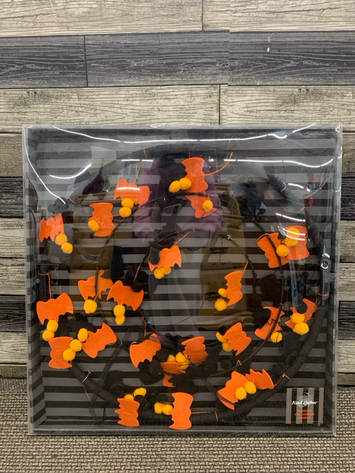NIB HALLOWEEN HANGING MOBILE.