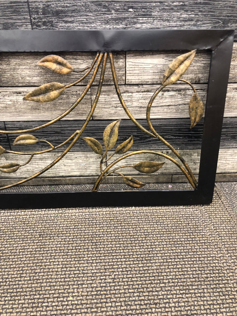 GOLD LEAF BLACK METAL SCROLL WALL ART.