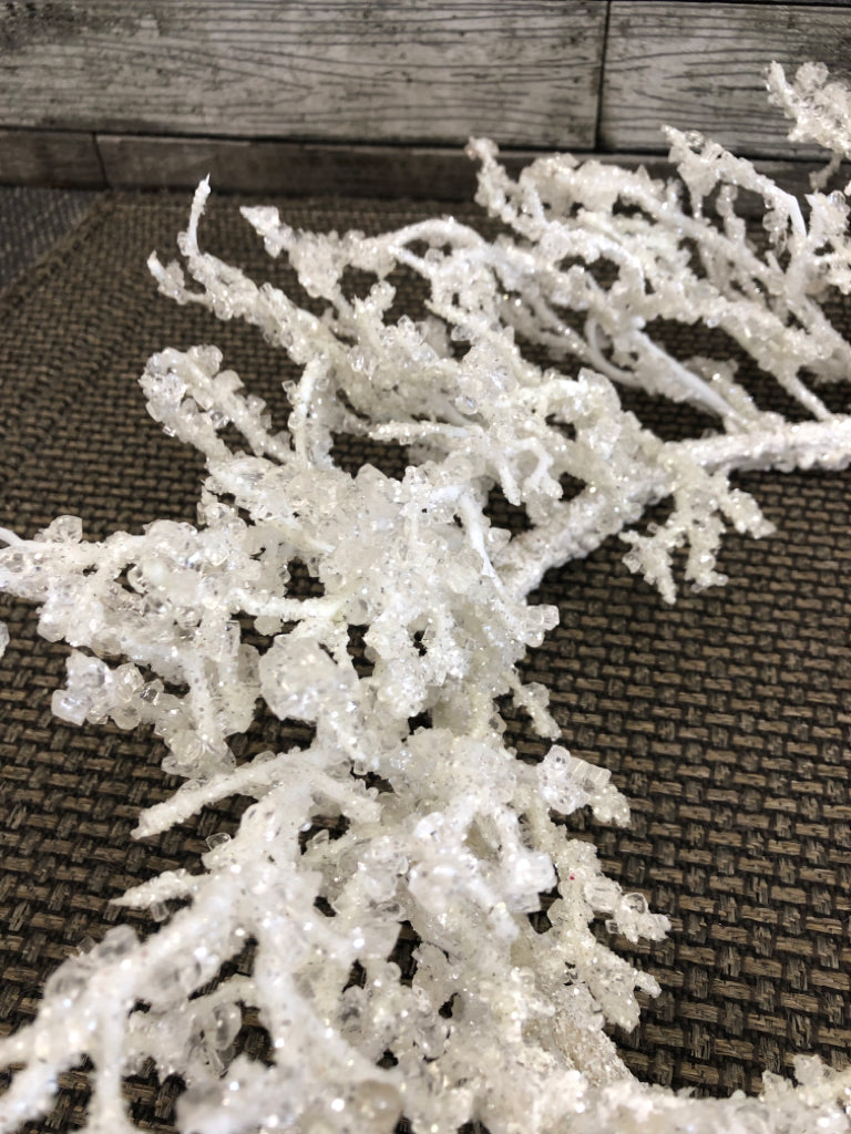 WHITE CRYSTAL WREATH.