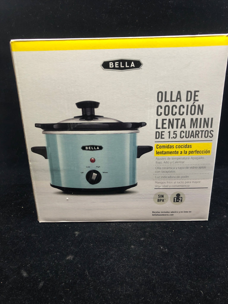 NIB SMALL SLOW COOKER.