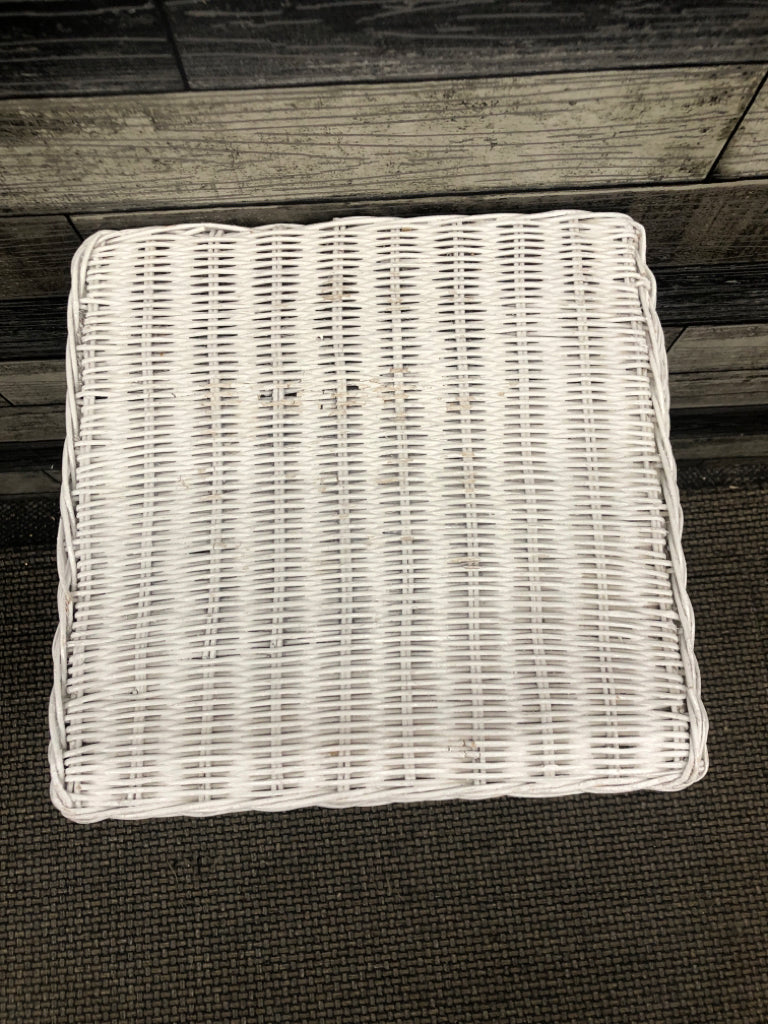 WHITE WICKER END TABLE.
