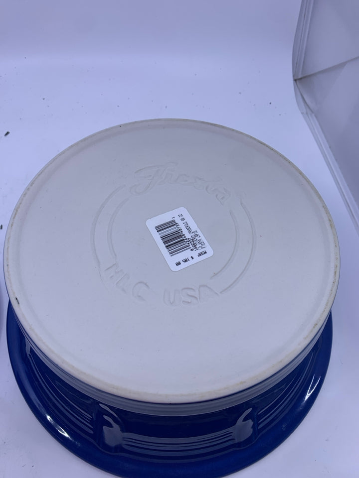 BLUE ROUND CASSEROLE DISH W LID.