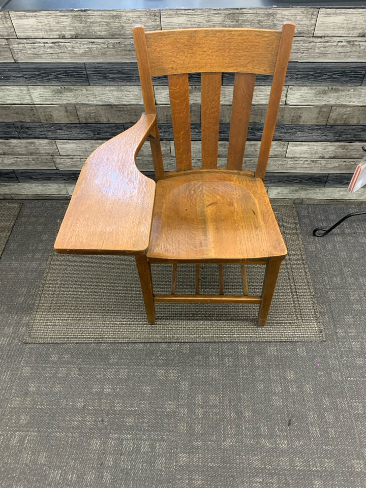 VTG DARK WOOD STUDENT DESK CHAIR.