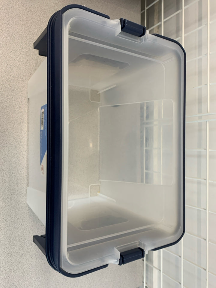 PORTABLE PLASTIC FILE BOX W/LID.
