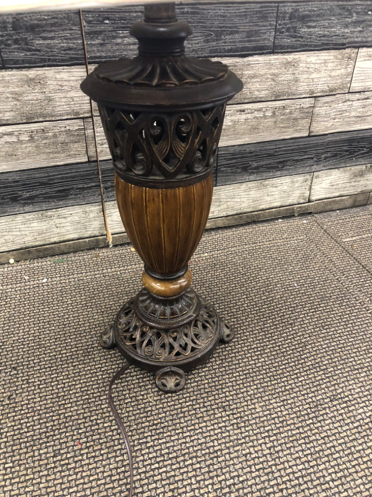 LARGE VICTORIAN STYLE BASE LAMPS W TAN SHADE.