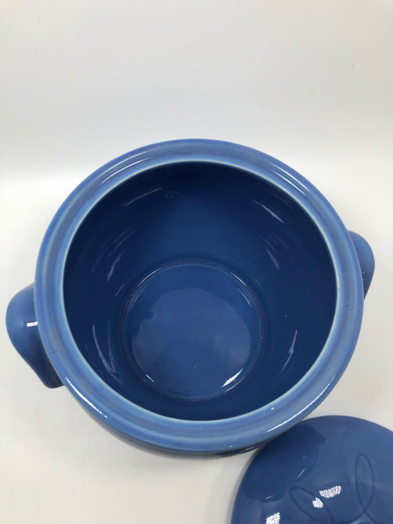 BLUE COOKIE JAR W LID.