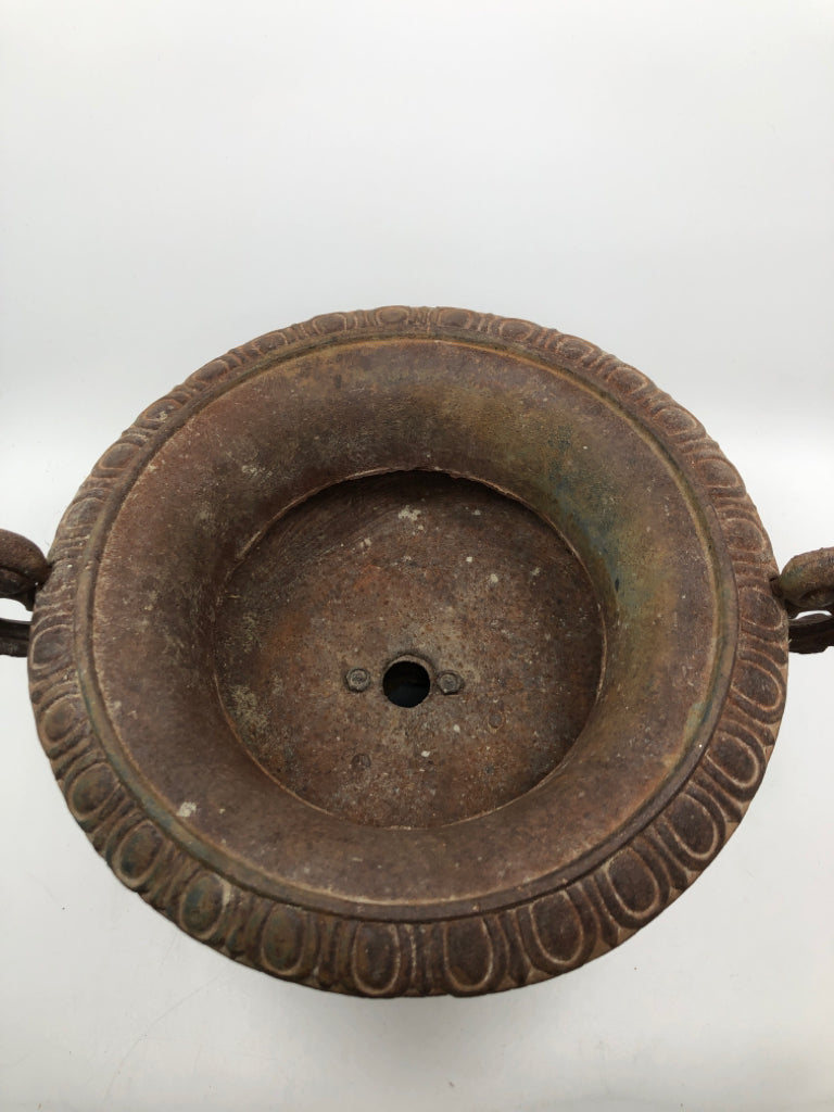 VINTAGE HEAVY METAL URN-STYLE PLANTER.