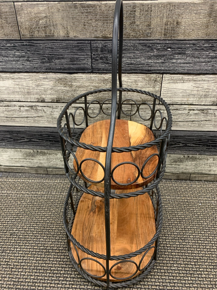 2 TIER METAL BASKET W/ WOOD BOTTOM.