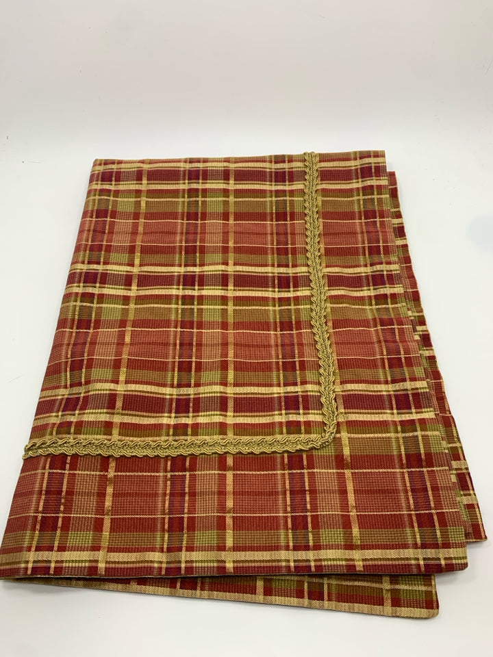 RED PLAID W/GOLD EMBROIDERY PILLOW COVER.