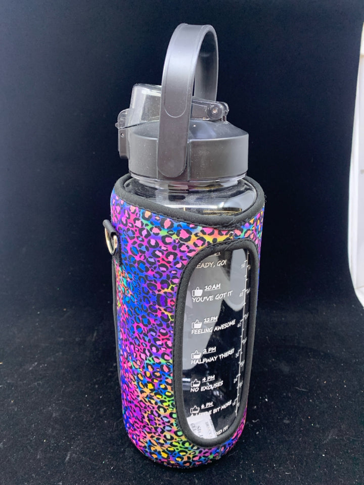 NEW REUSABLE WATER BOTTLE W LEOPARD PRINT HOLDER.