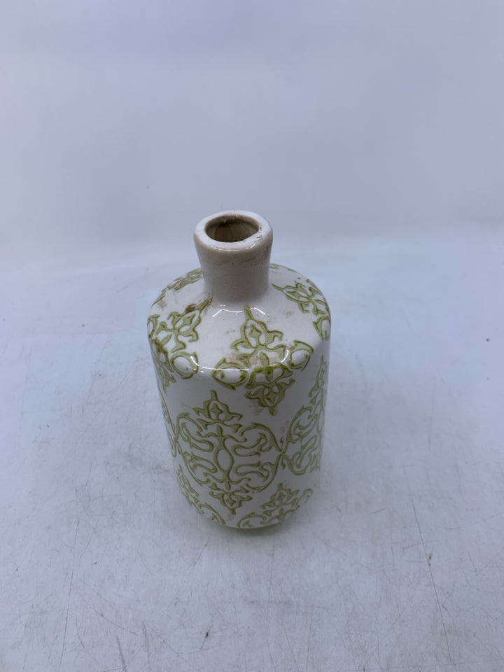 WHITE W/ GREEN DETAILS CERAMIC VASE.