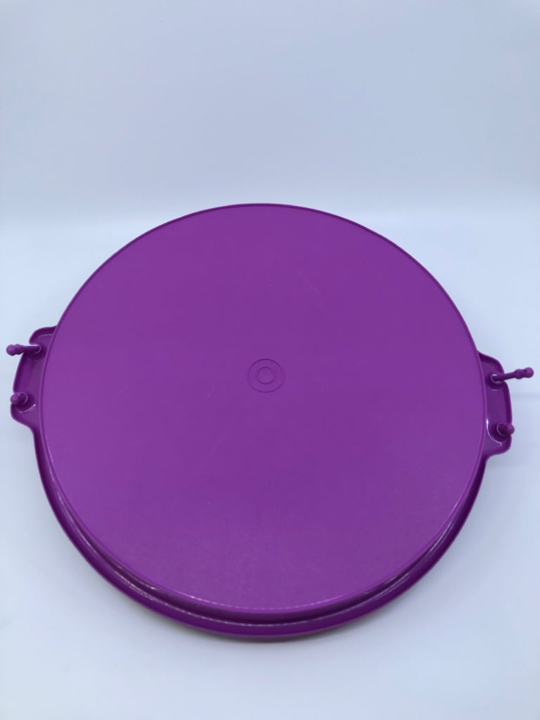 VTG PURPLE TUPPERWARE CARRIER W HANDLE.