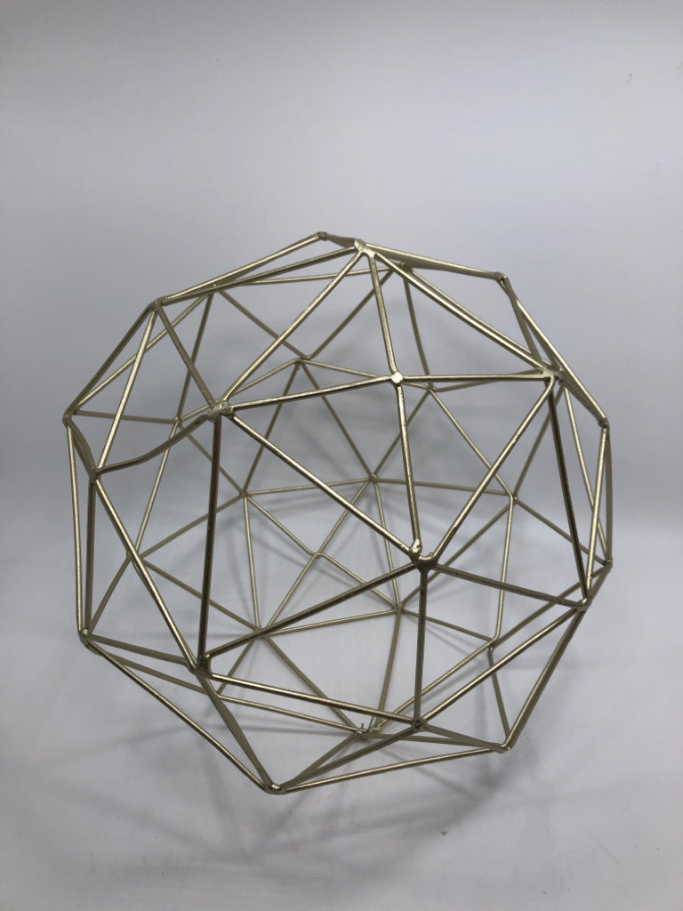 GOLD GEOMETRIC BALL DECOR.