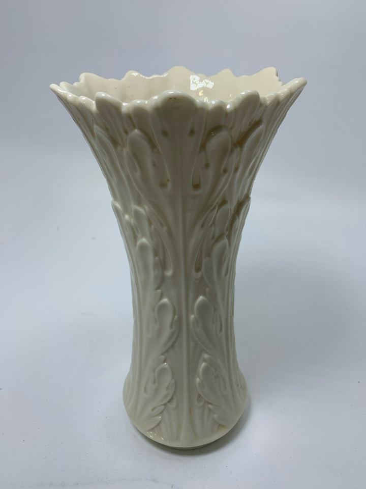 TEXTURED WOODLANDS LENOX VASE.