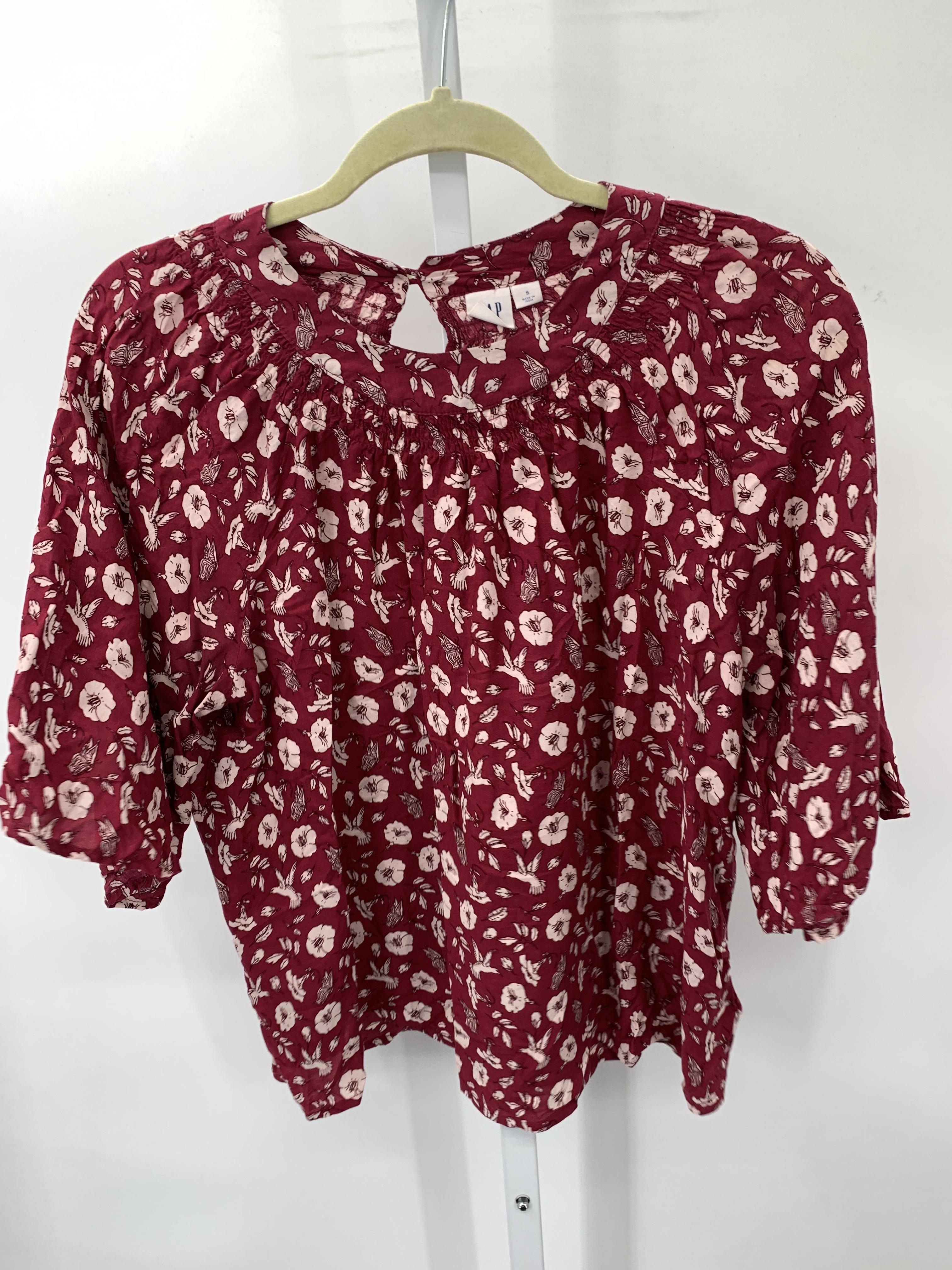 Gap Size Small Misses Short Sleeve Shirt