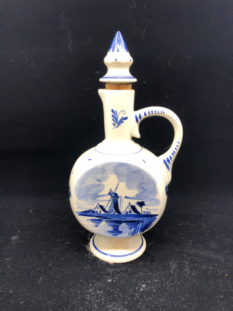 VTG WINDMILL BLUE AND WHITE DECANTER.