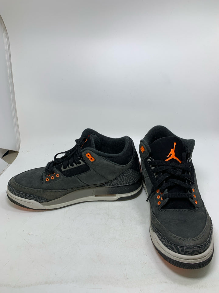 Air Jordan 3 Retro Mid Fear Sneakers