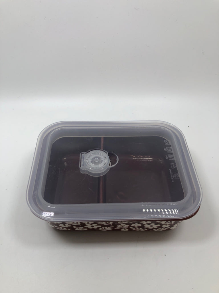 SMALL CERAMIC LUNCH CONTAINER.