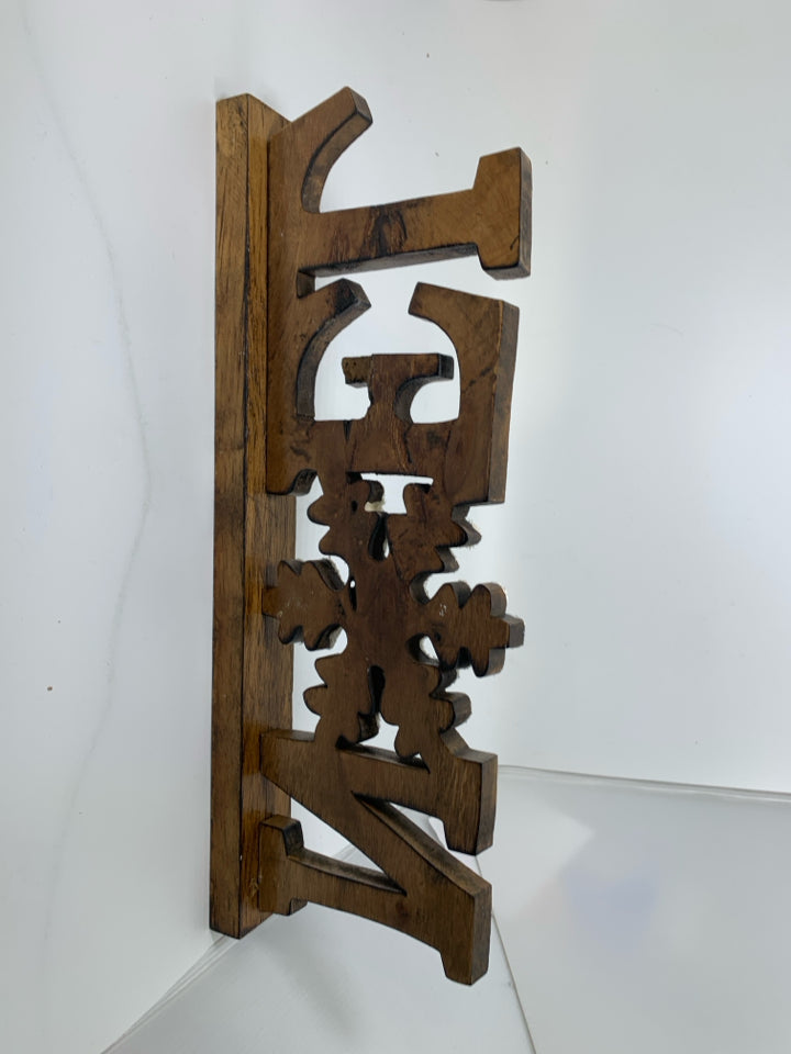 WOOD SPELLING NOEL W/ SNOWFLAKE SIGN.