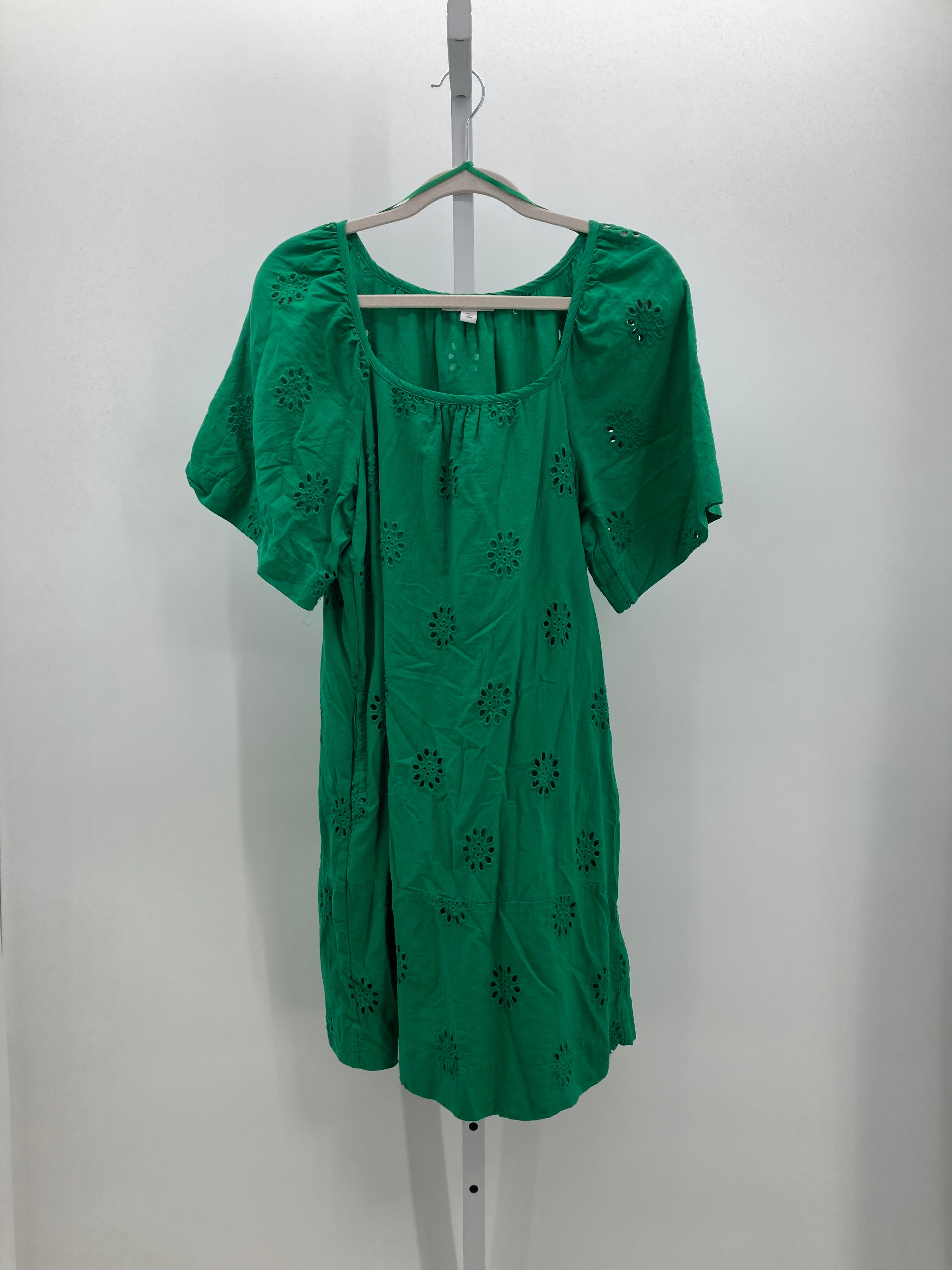 Free Assembly Size Extra Large Misses Sleeveless Dress
