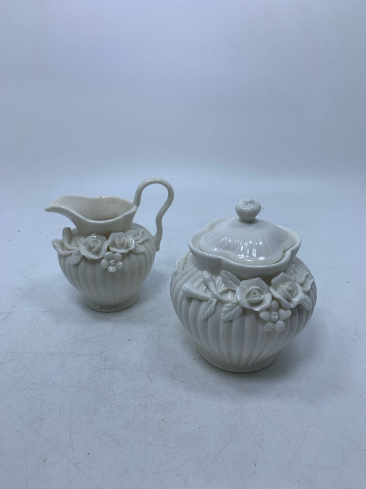 SHORT EMBOSSED FLOWERS SUGAR/CREAMER SET.