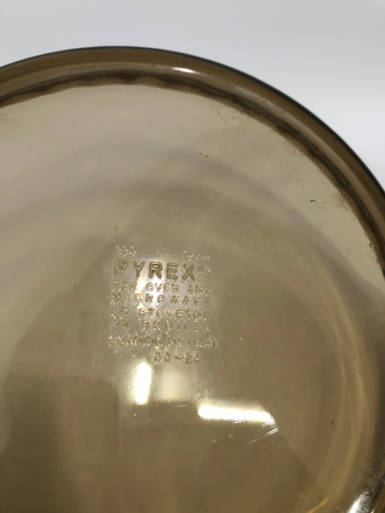 PYREX AMBER BROWN GLASS PIE DISH.