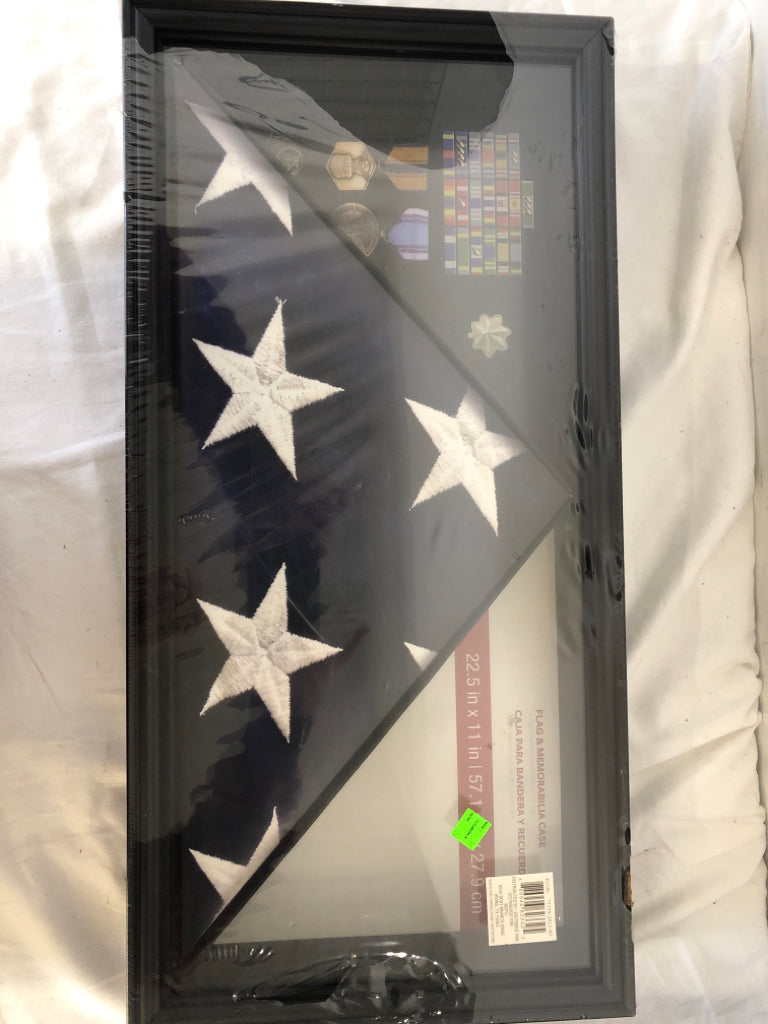 NIP FLAG & MEMORABILIA CASE.