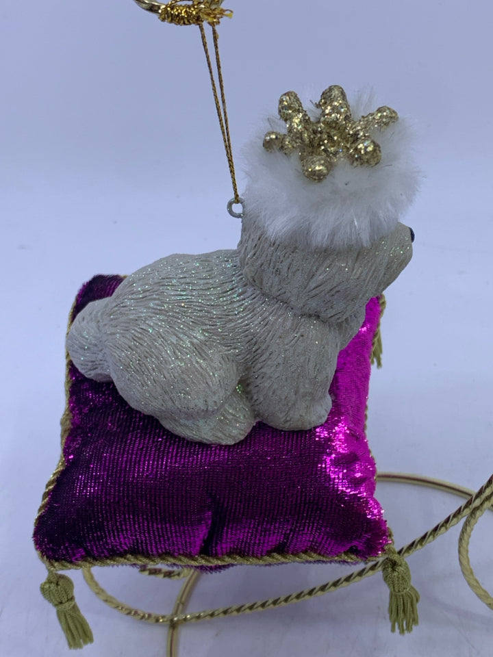 POODLE ON PILLOW HANGING DECOR.