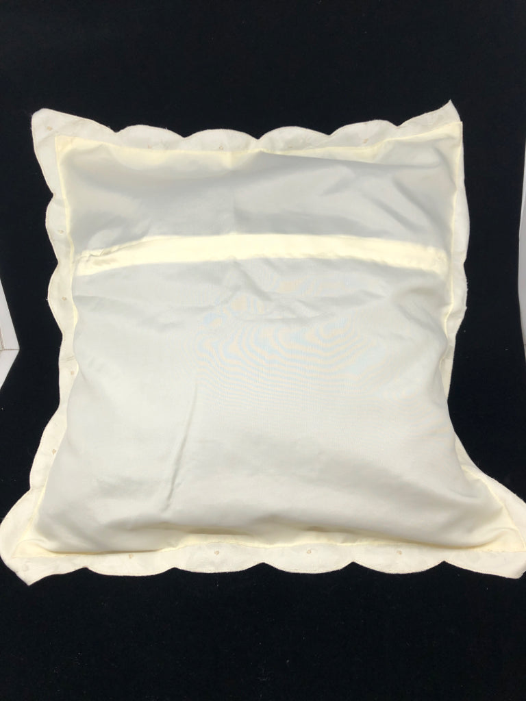 CREAM FLOWER EMBROIDERED PILLOW.