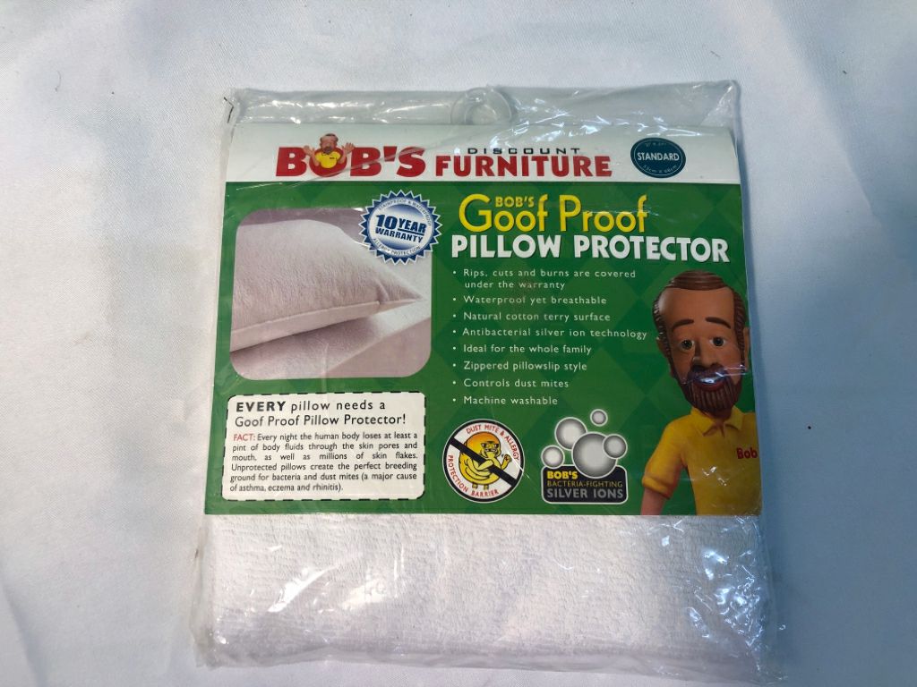 NIP GOOF PILLOW PROTECTOR BOB'S FURNITURE