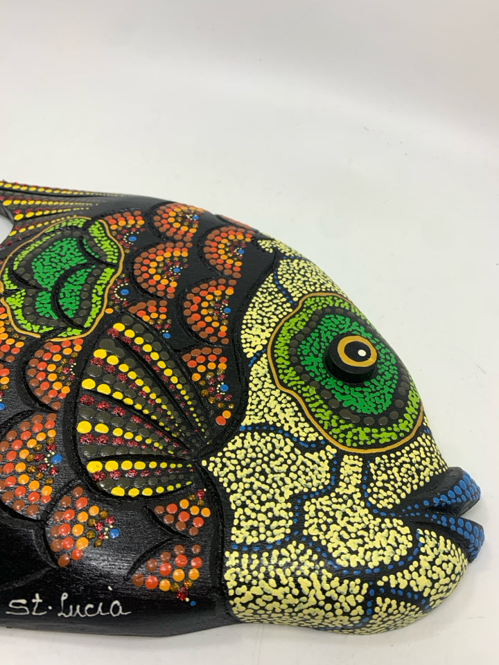 WOOD COLORFUL DOT FISH WALL DECOR.