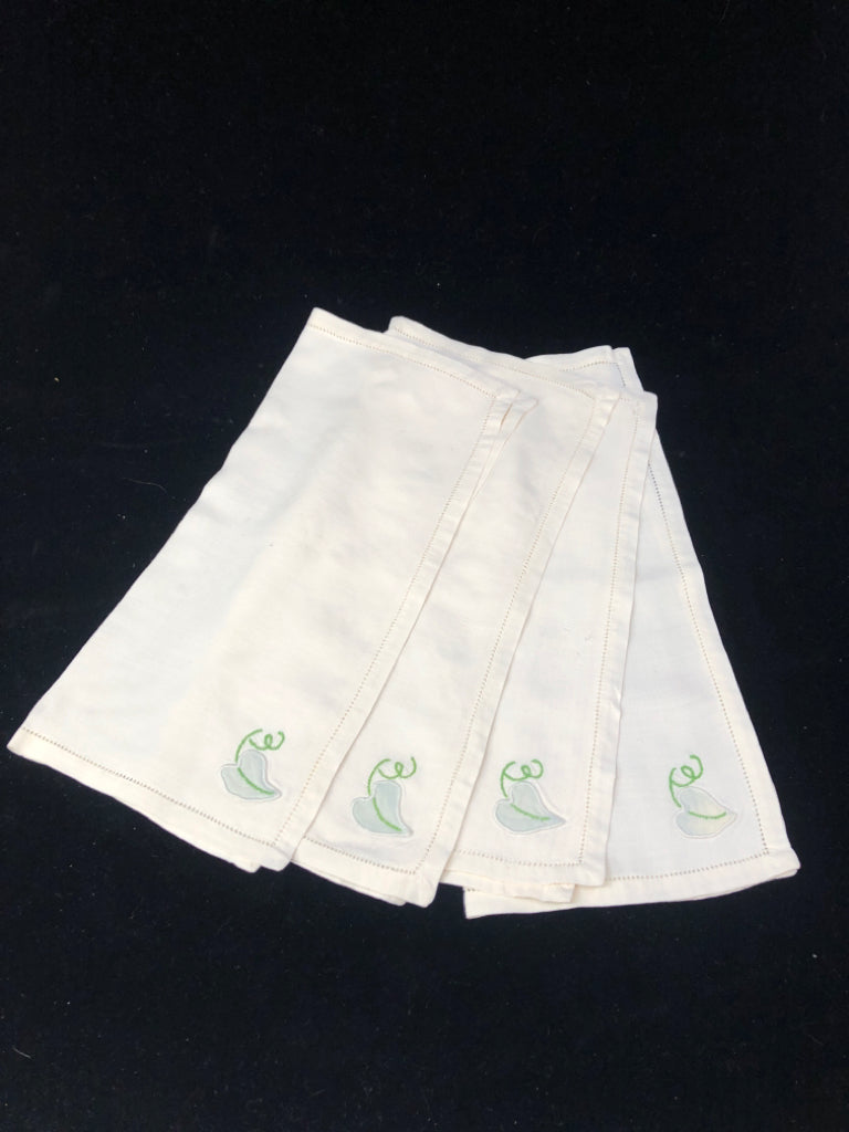 4PC WHITE SATIN NAPKIN SET W/LEAF DESIGN.
