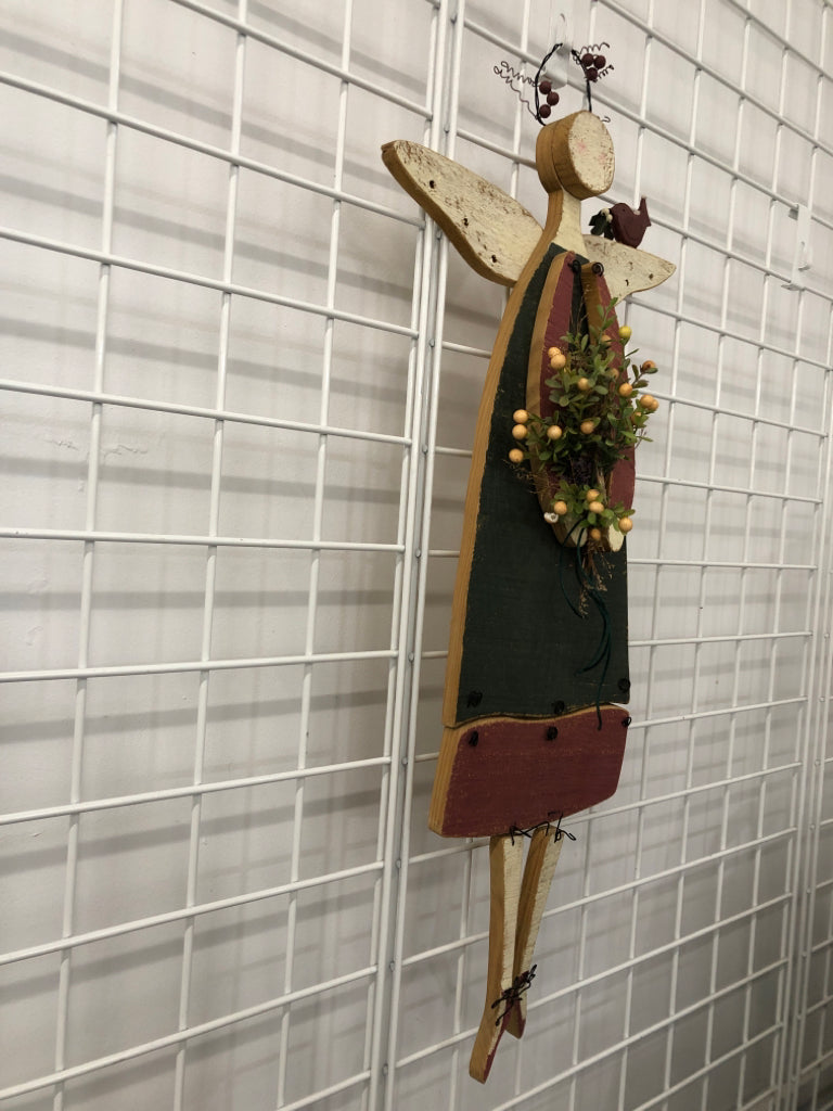 PRIMITIVE ANGEL W PIP BERRIES.