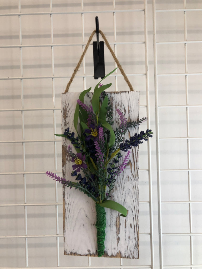RUSTIC FLOWER HANGING WALL DECOR.