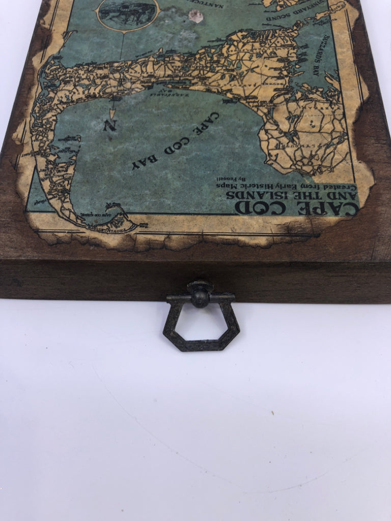 VTG WOOD CAPE COD WALL HANGING.