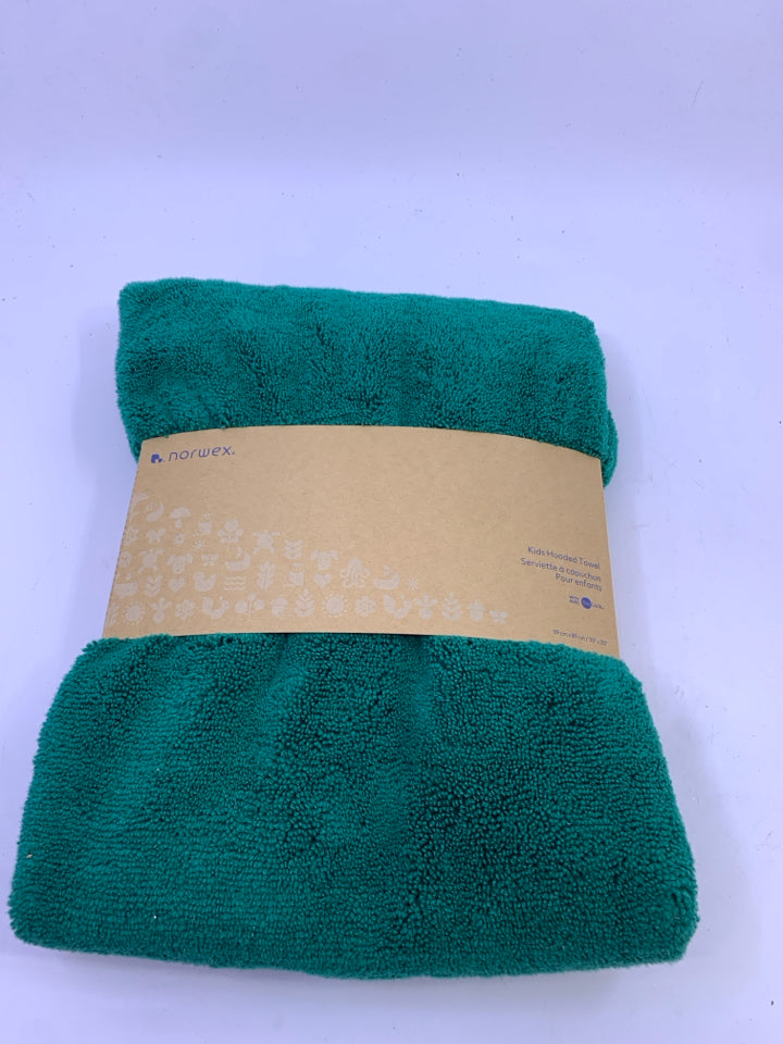 NIP GREEN KIDS HOODED TOWEL.