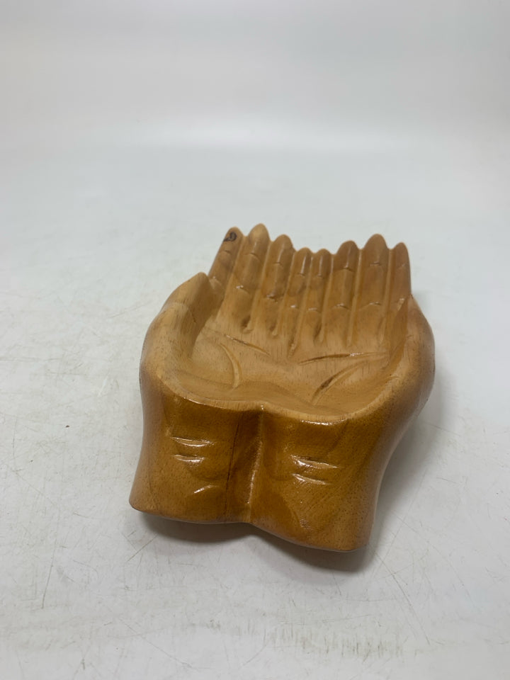 WOOD CARVED HANDS CATCH ALL BOWL.