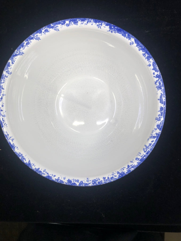 BLUE AND WHITE SPONGED BOWL.