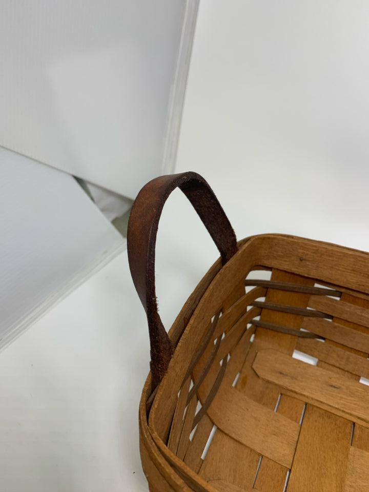 VTG BREAD BASKET W/ LEATHER HANDLES 1991.