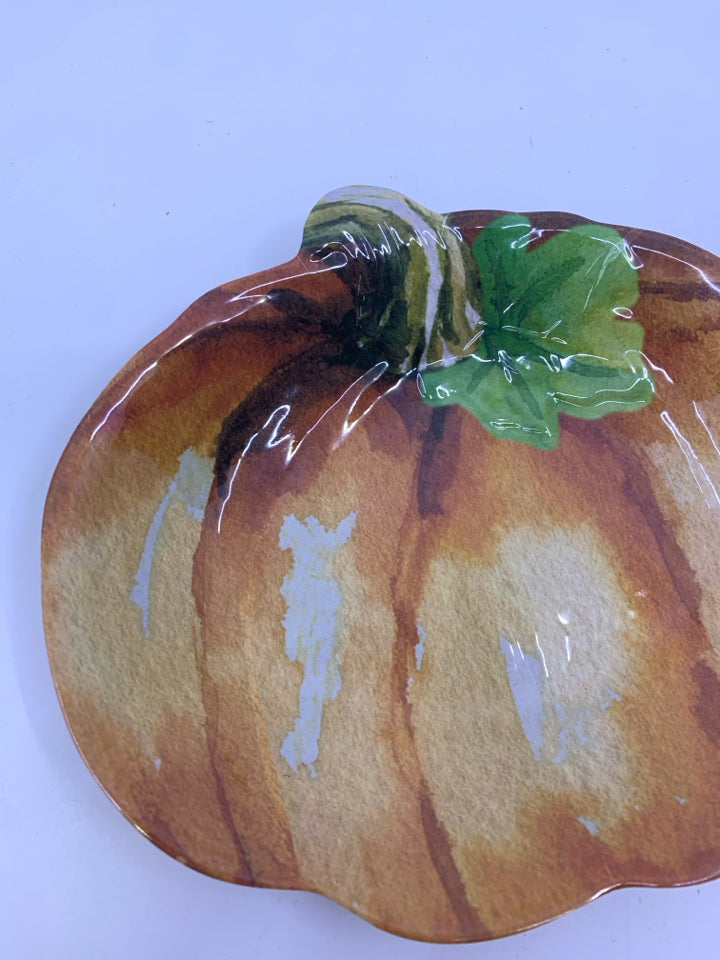 SMALL PUMPKIN DISH.