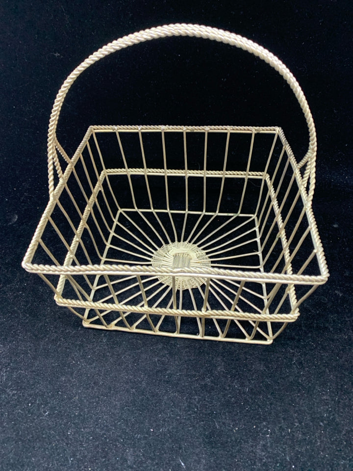 SILVER METAL SQUARE BASKET.