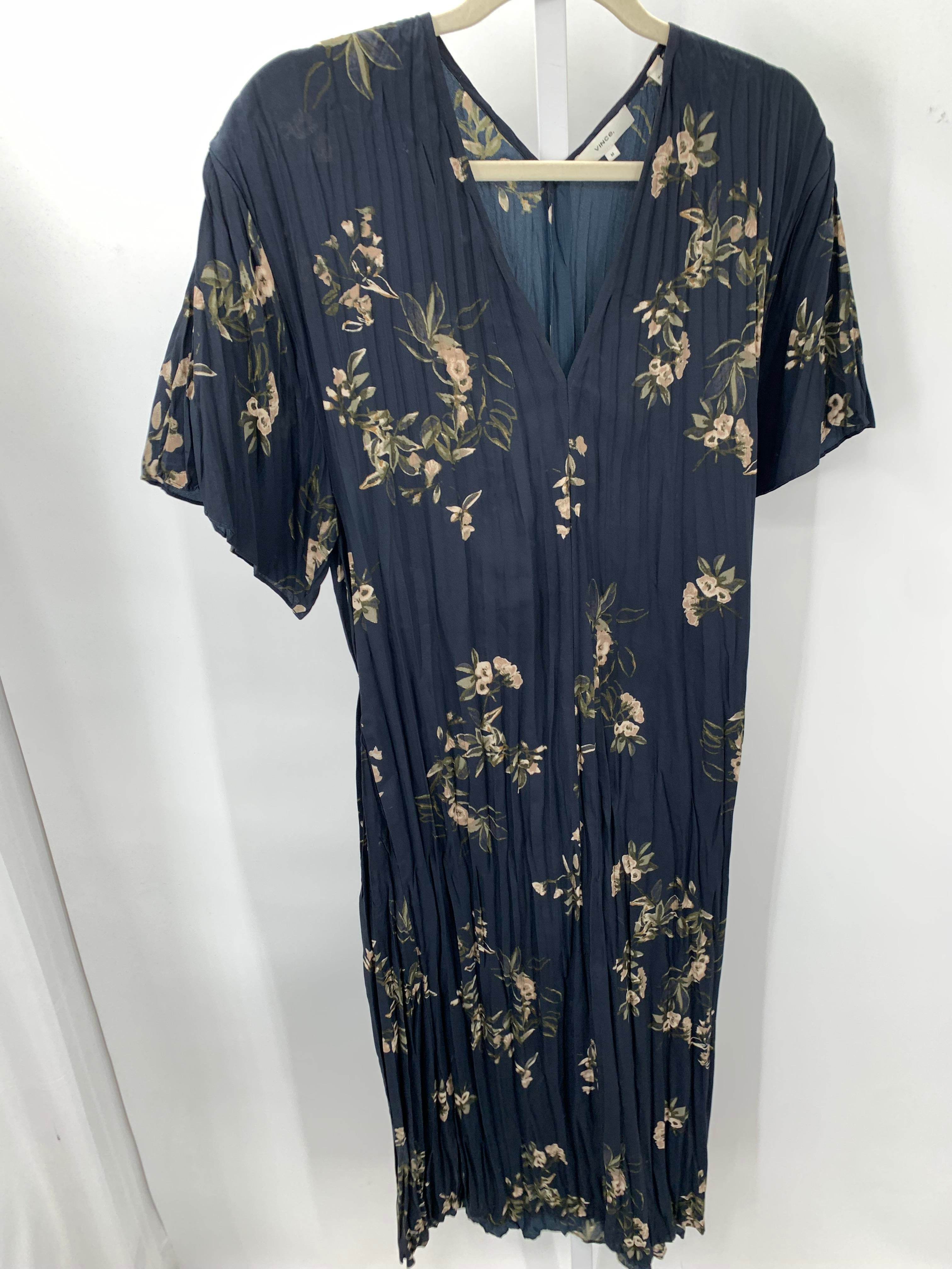 vince Size Medium Misses Short Sleeve Dress