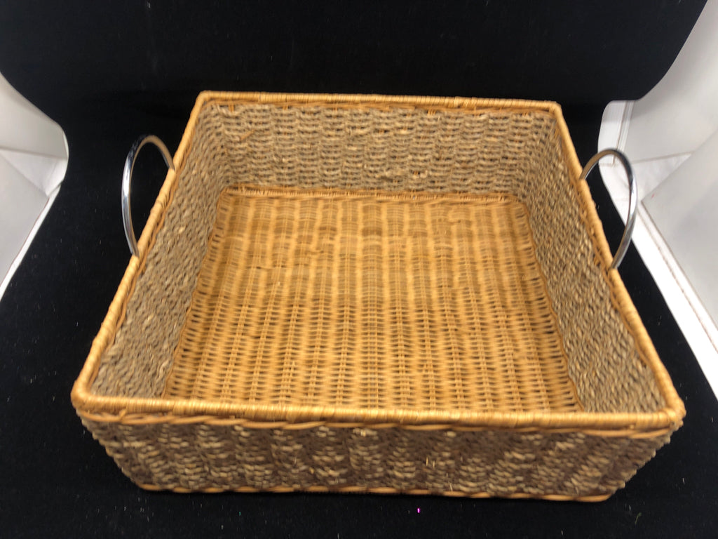 TWO TONE WOVEN WOVEN SQUARE BASKET W METAL HANDLES.