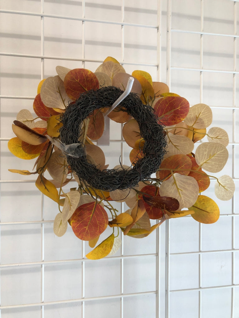 SMALL FAll COLORED LEAVES WREATH.