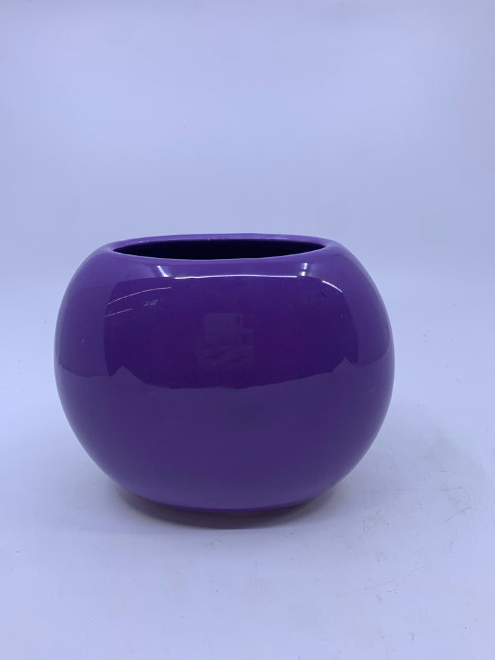 PURPLE WIDE BASE VASE.