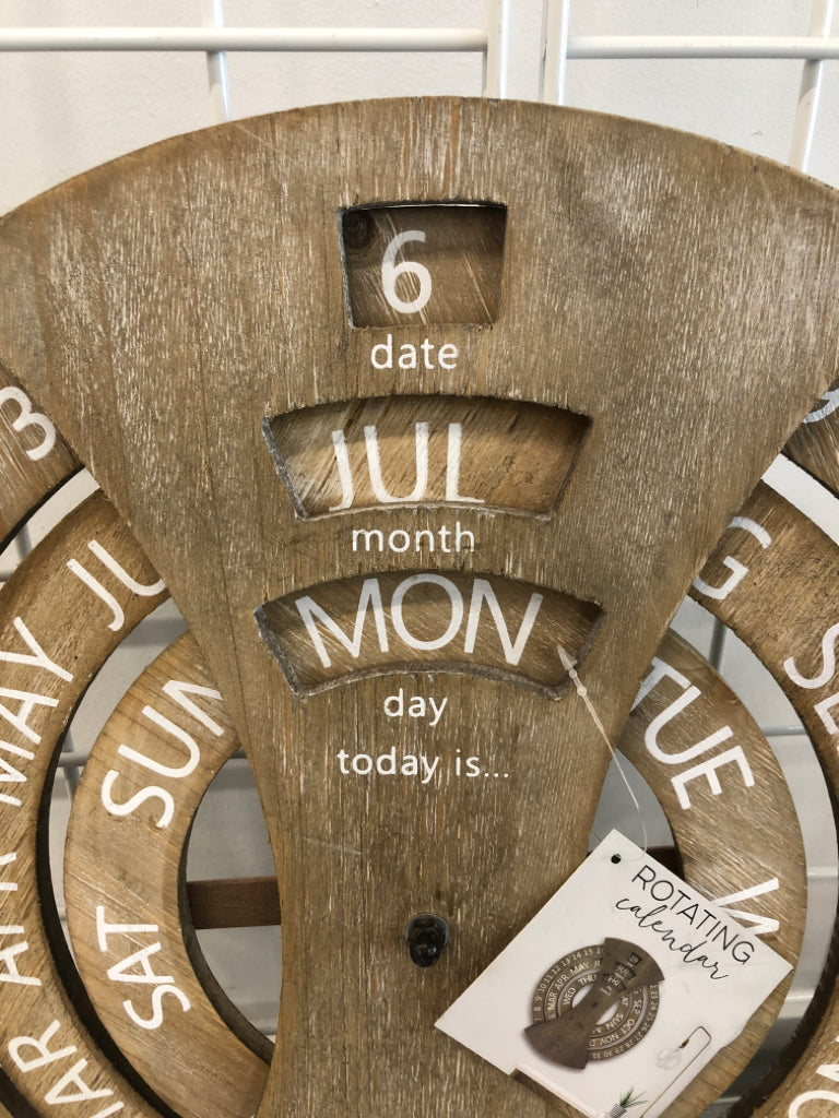 NWT RUSTIC ROTATING CALENDAR.