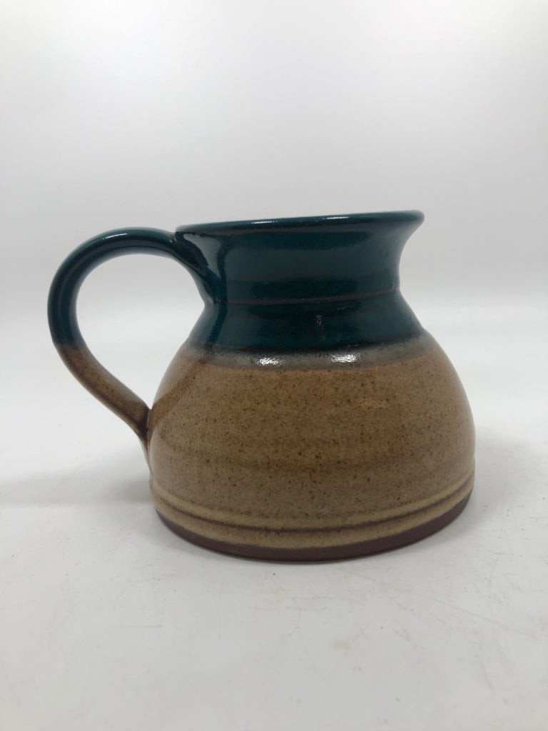 BLUE DRIP GLAZE POTTERY WIDE BASE MUG.