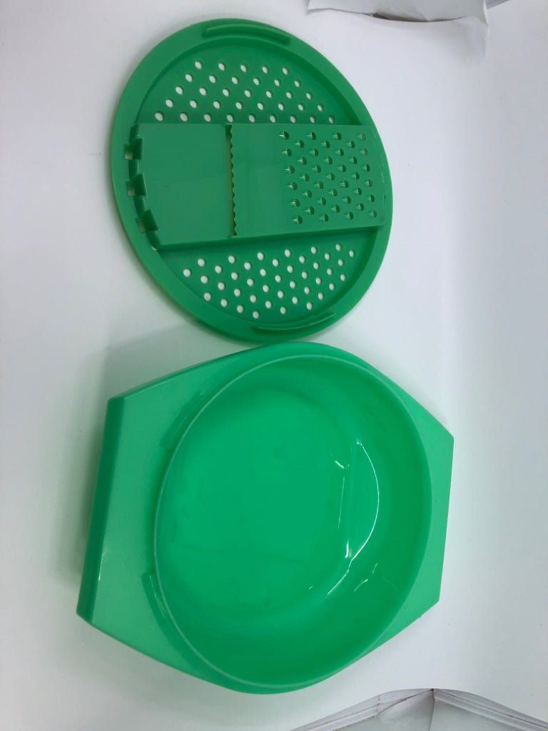 MINT GREEN TUPPERWARE CHEESE GRATER W BOTTOM CATCH.