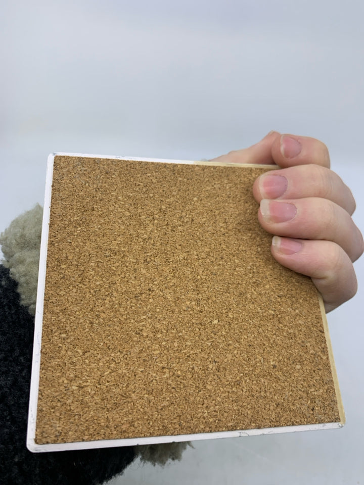 4 TILE COASTERS HEXAGON PATTER IN SILVER STAND.
