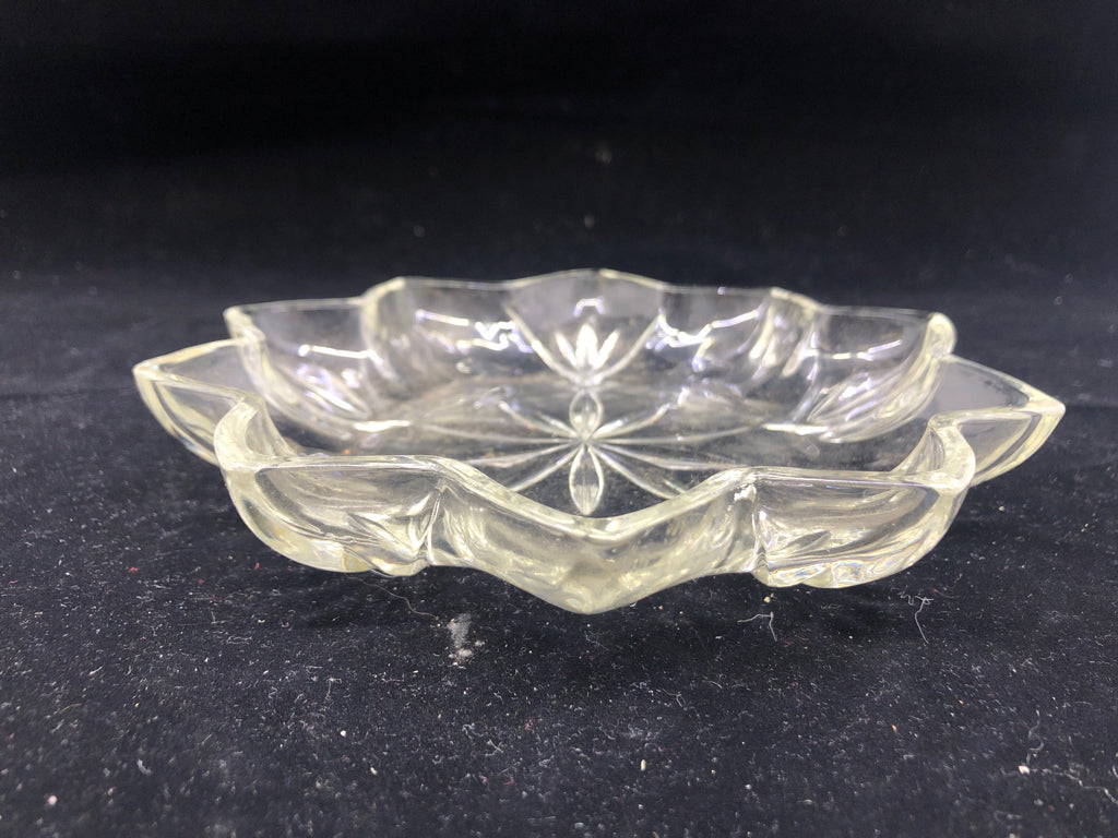 FLOWER GLASS BOWL.